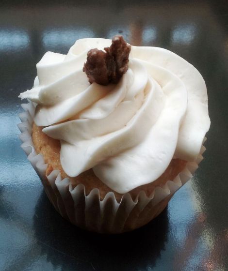 Sugar Queen Berry Pecan Cupcake