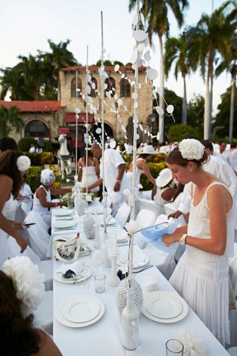 Diner en Blanc