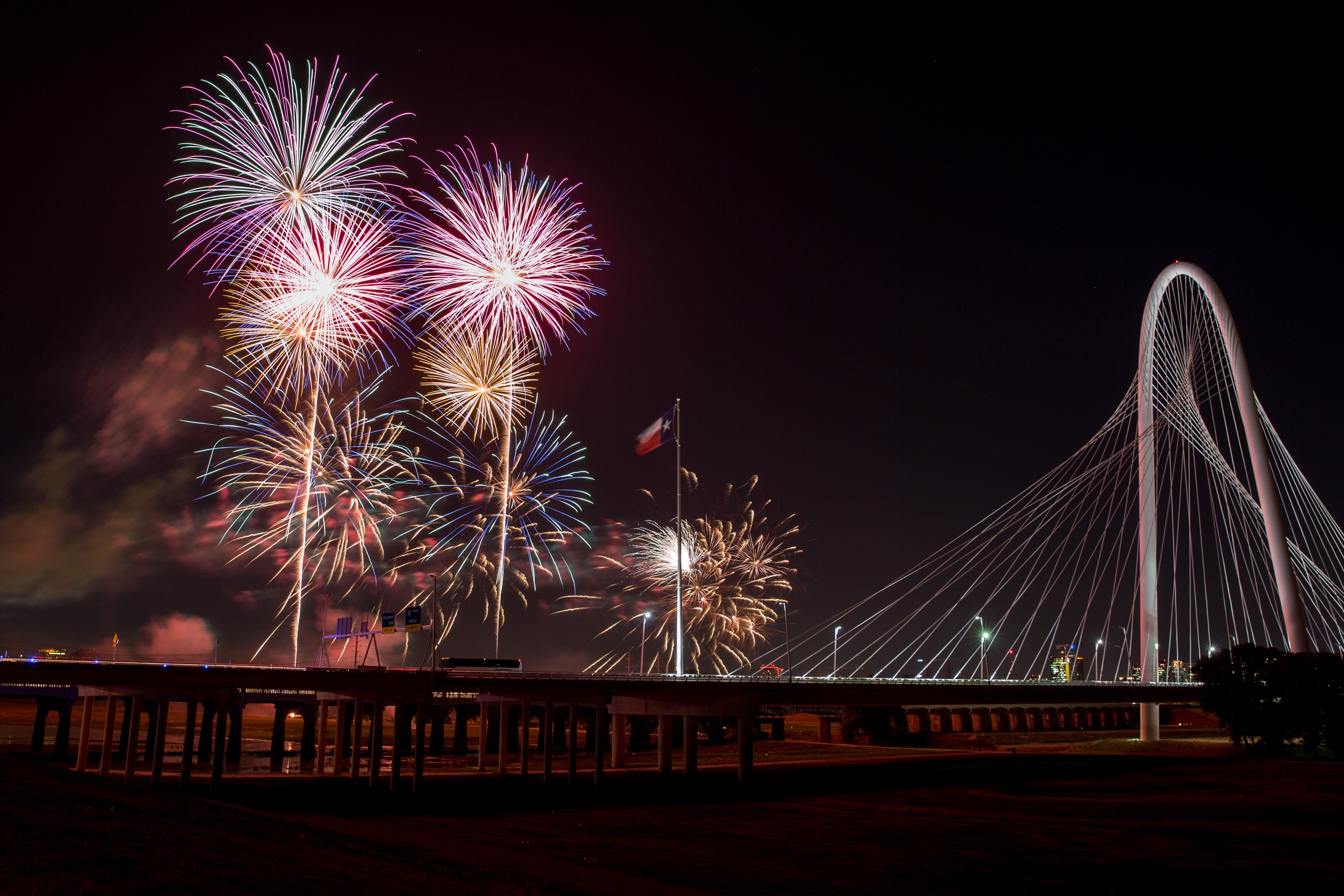 Diner en Blanc Dallas Pyrotex fireworks Diner en Blanc Dallas Pyrotex fireworks